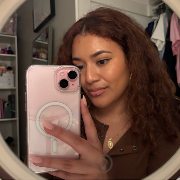 Meet your Posher, Savannah - Picture 1 of 2